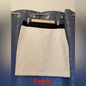 Worthington Knee Length- Skirt
Size 12
Side Zipper 
Great Condition